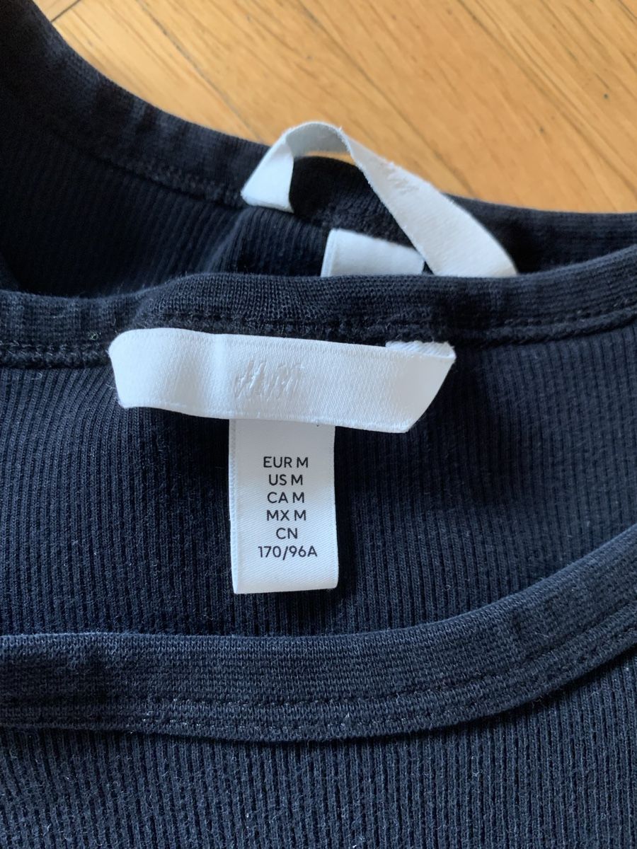 H&M T-Shirts: T-shirt Damen Gr. M 3Stk. – Gebraucht aus Urdorf von lil_bw7r 2