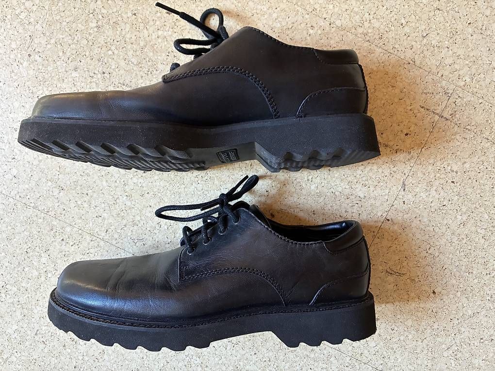 Chaussures hommes: Schuhe schwarz, 42 – D'occasion à Zuoz par Janth 1