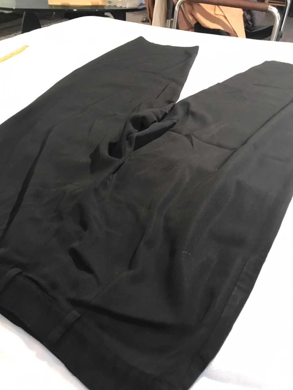 Pantaloni: Schwarze Damen-Hose – Usato da Therwil venduto da jonasiw 4