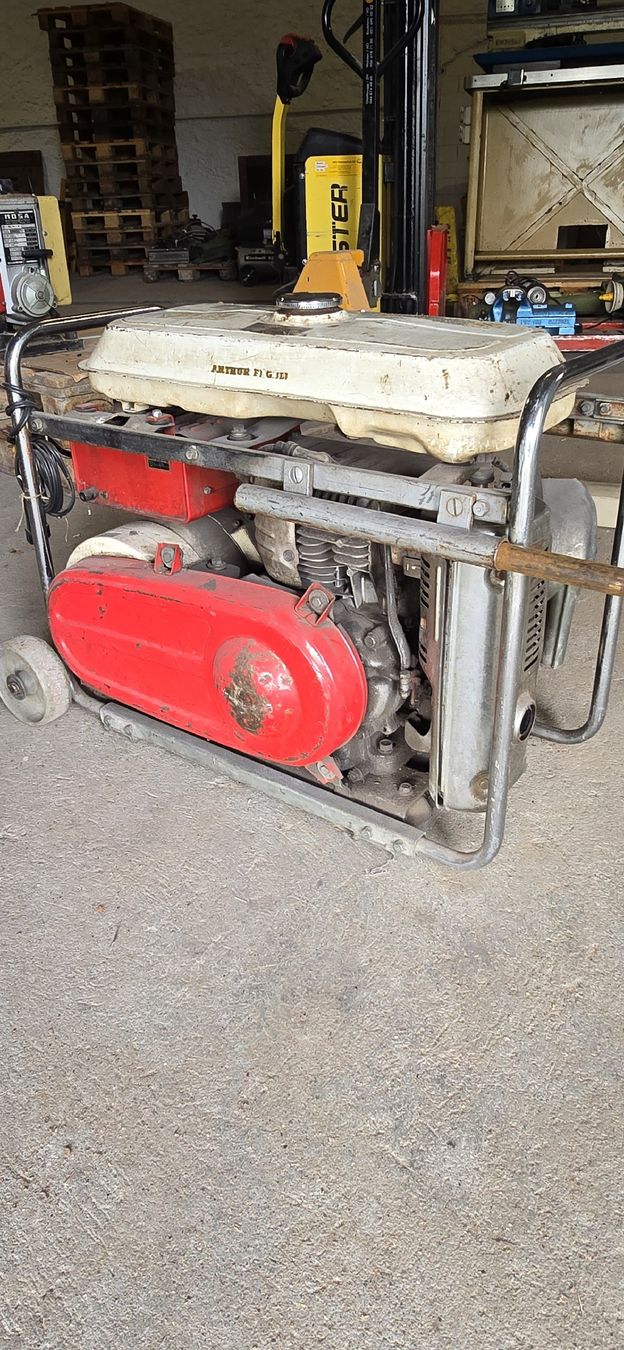 Honda Generatori di corrente: Honda Generator E2500 – Usato da Weiningen ZH venduto da ped_fbx2