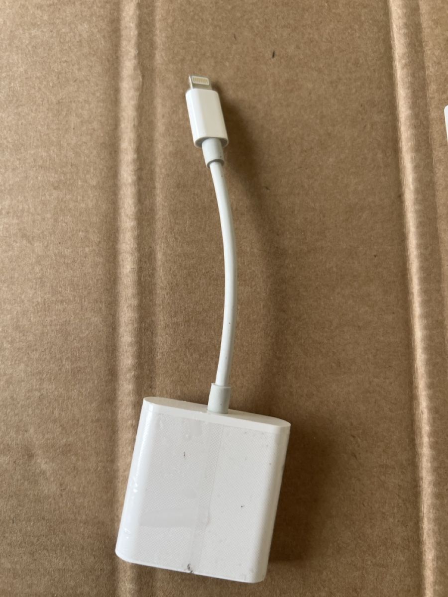 Unità & Adattatore: Apple Lightning to SD Card Camera Reader white used – Difettoso da Mülligen venduto da vagos85 1