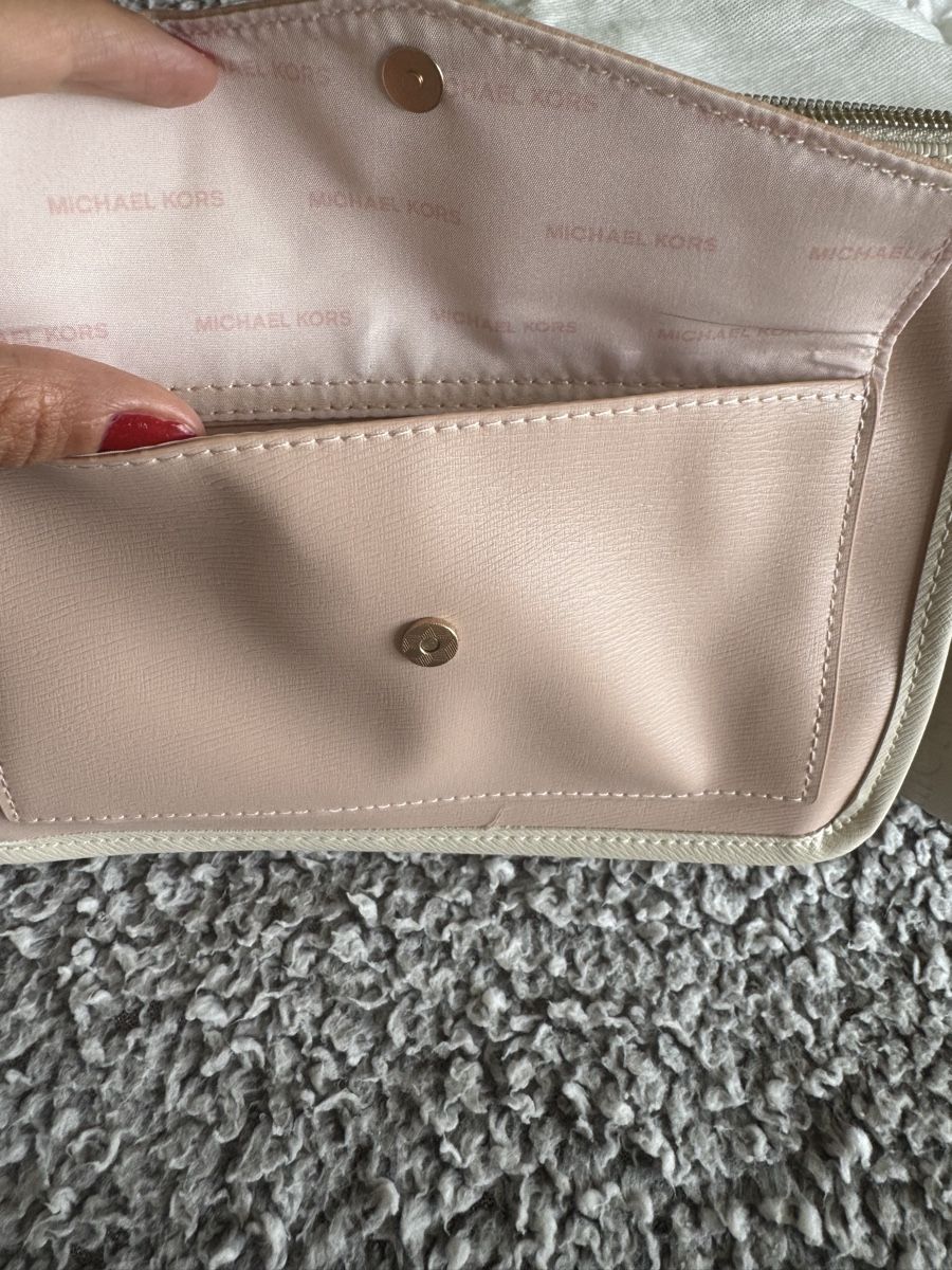 Michael Kors Custodie per cosmetici: nessesair, Michale Kors – Nuovo e nell'imballaggio originale da Männedorf venduto da mariadelrocioeberle 5