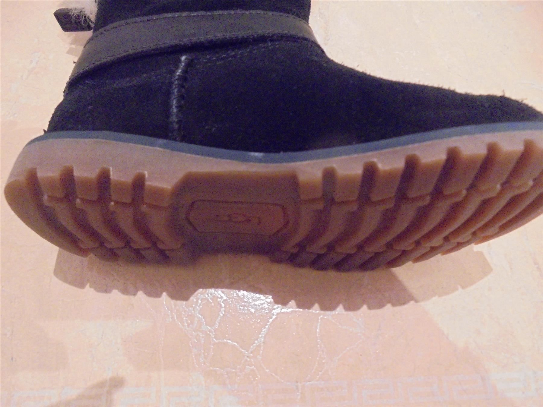 Ugg Scarpe per ragazze: UGG NWT warme Stiefel, 23.5 NP 180 Fr – Nuovo (secondo la descrizione) da Klingnau venduto da Markus14 7