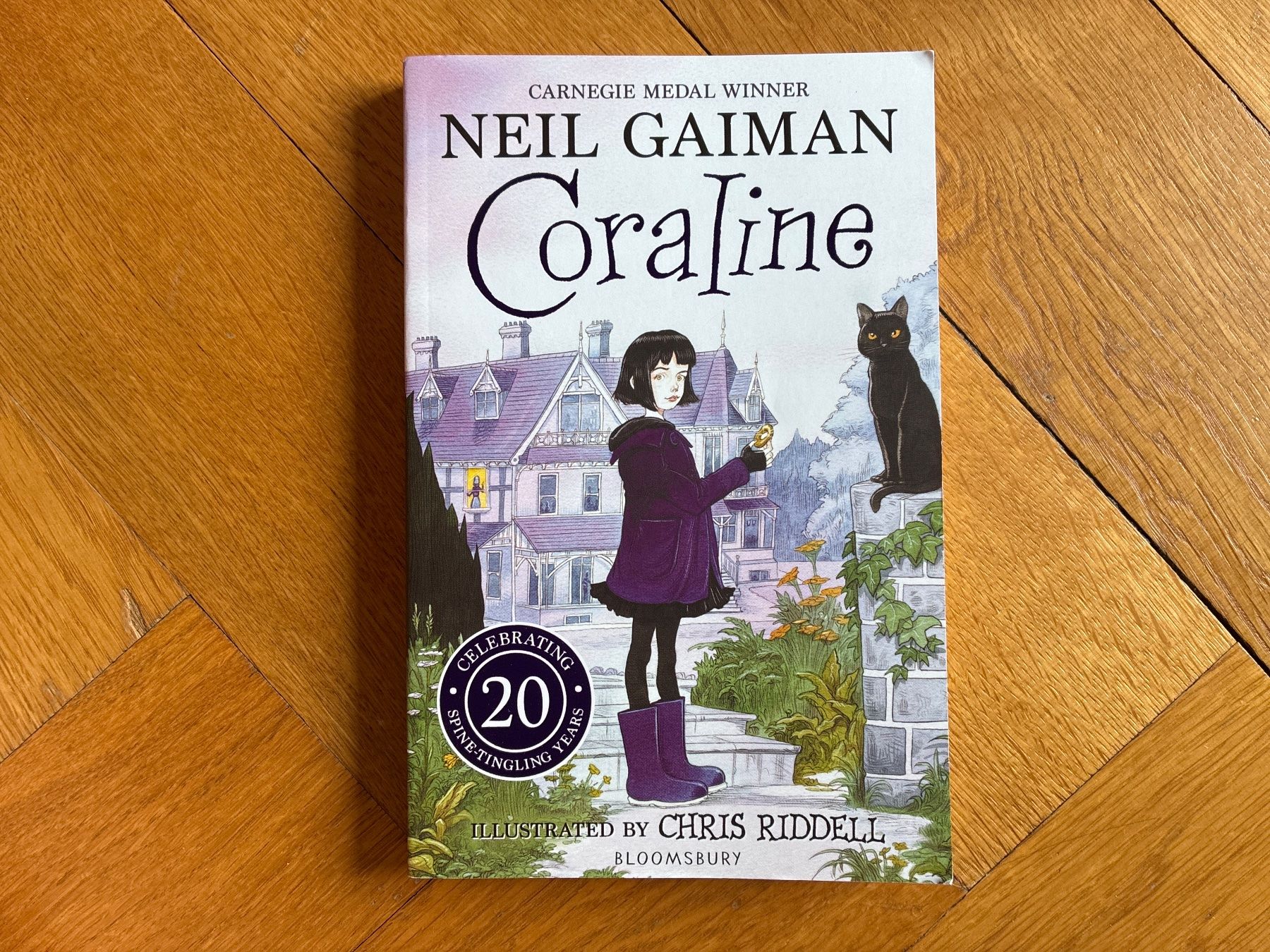Libri: Coraline Neil Gaiman – Usato da Zollikon venduto da mythenschloss
