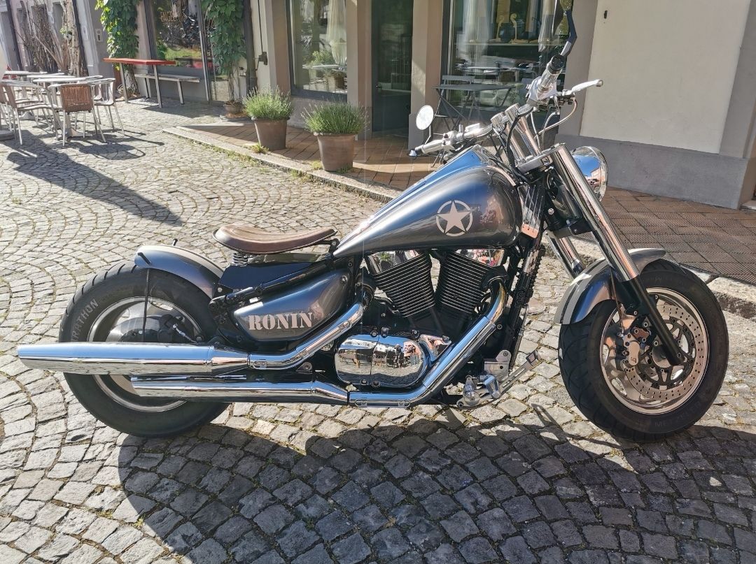 Suzuki Chopper: Suzuki Intruder 1500 Bobber – Usato da Hombrechtikon venduto da Chrislee1