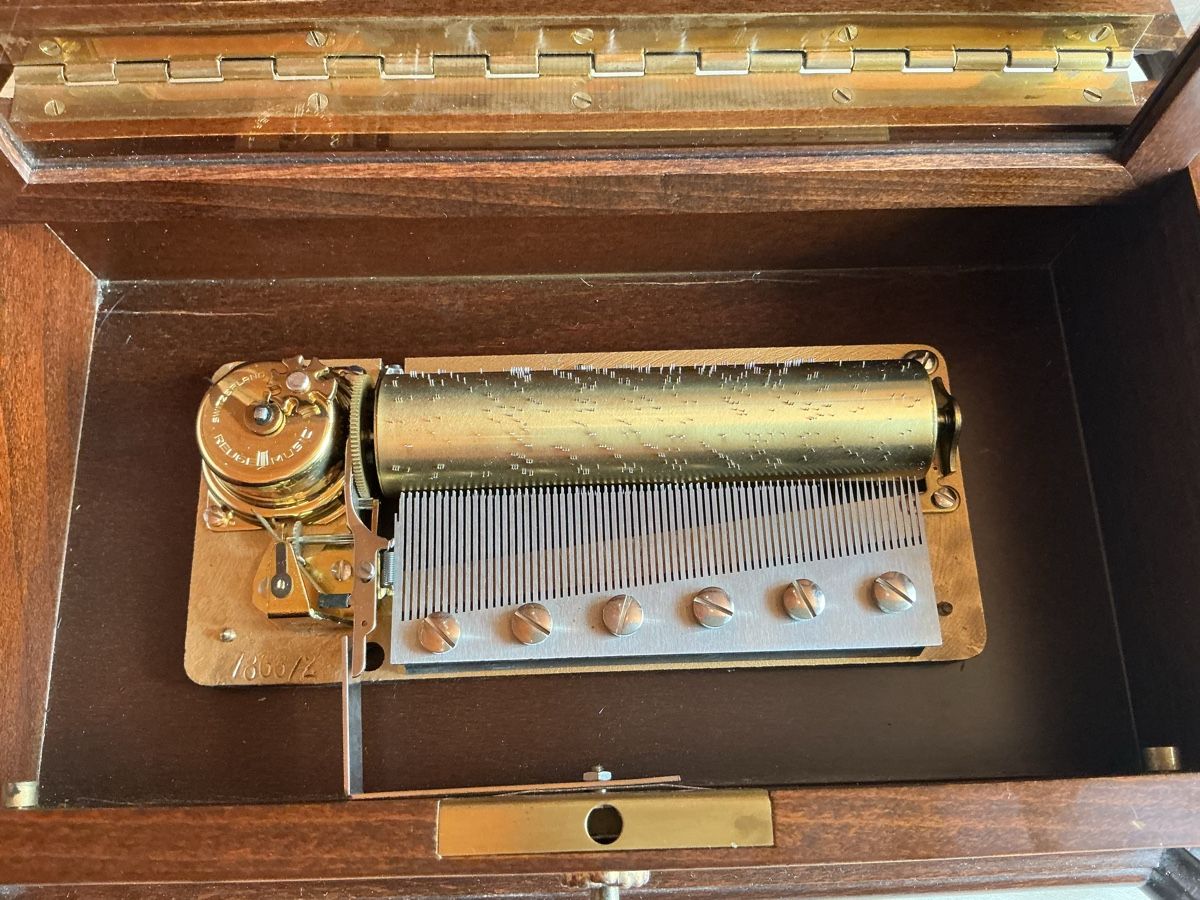 Reuge Boîtes à musique: Reuge Musikdose – D'occasion à Hölstein par Uhriella 7