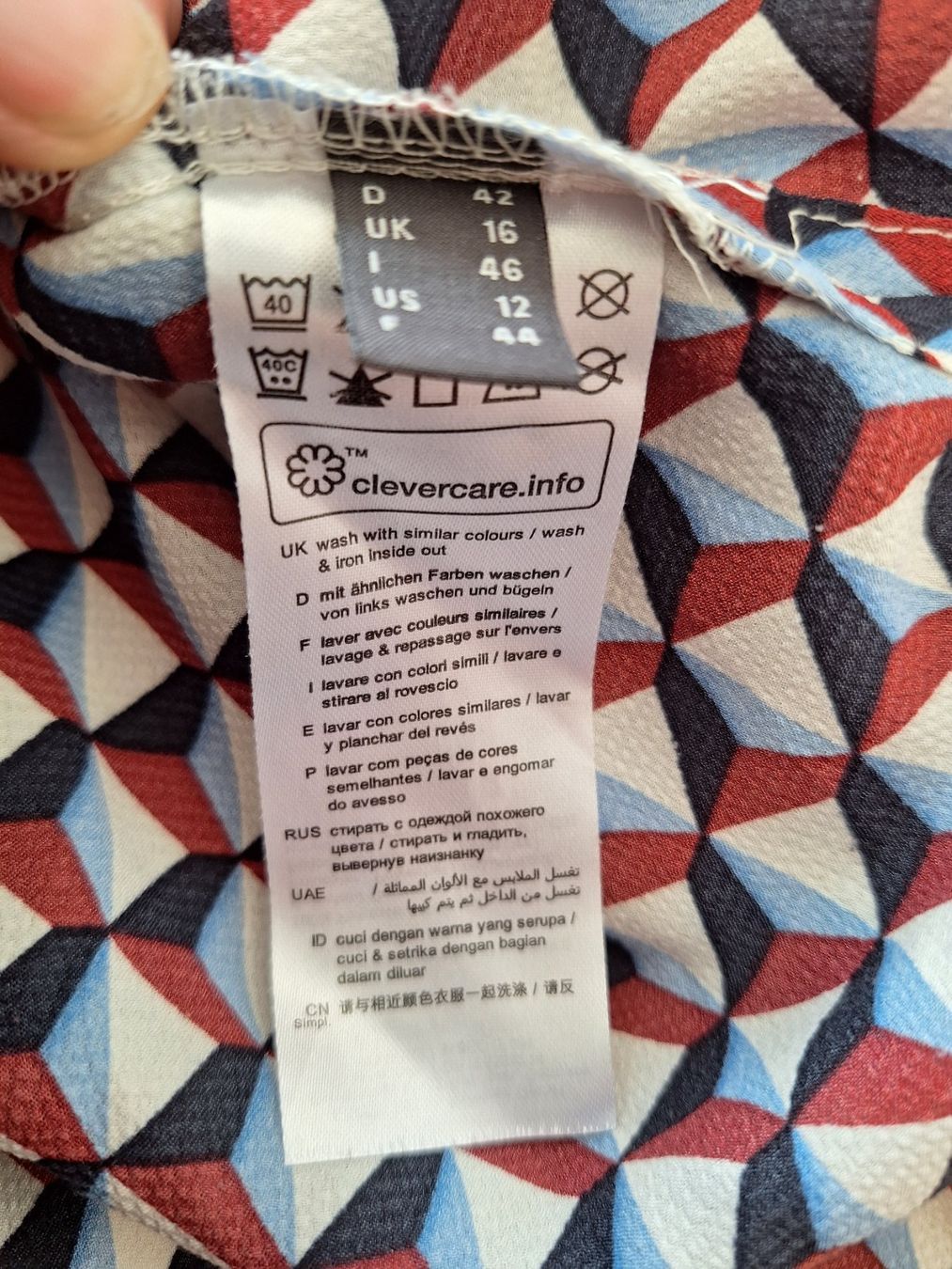 Esprit Camicette: ESPRIT Schicke Bluse mit geometrischem Muster, Grösse 42 – Usato da Hedingen venduto da Rosie013 2