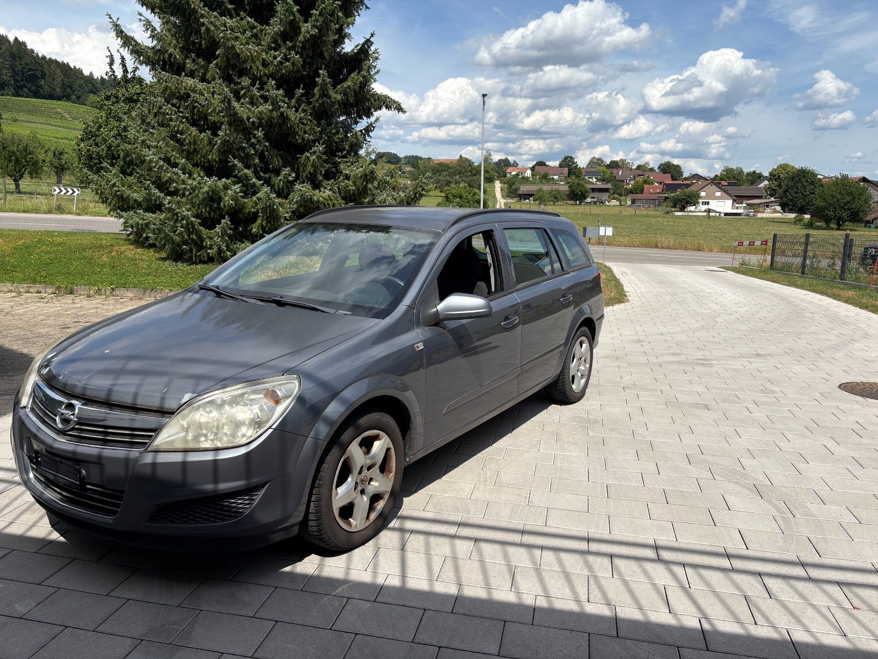 Opel Autos: Opel Astra H Car – D'occasion à Wil / ZH par RSW27