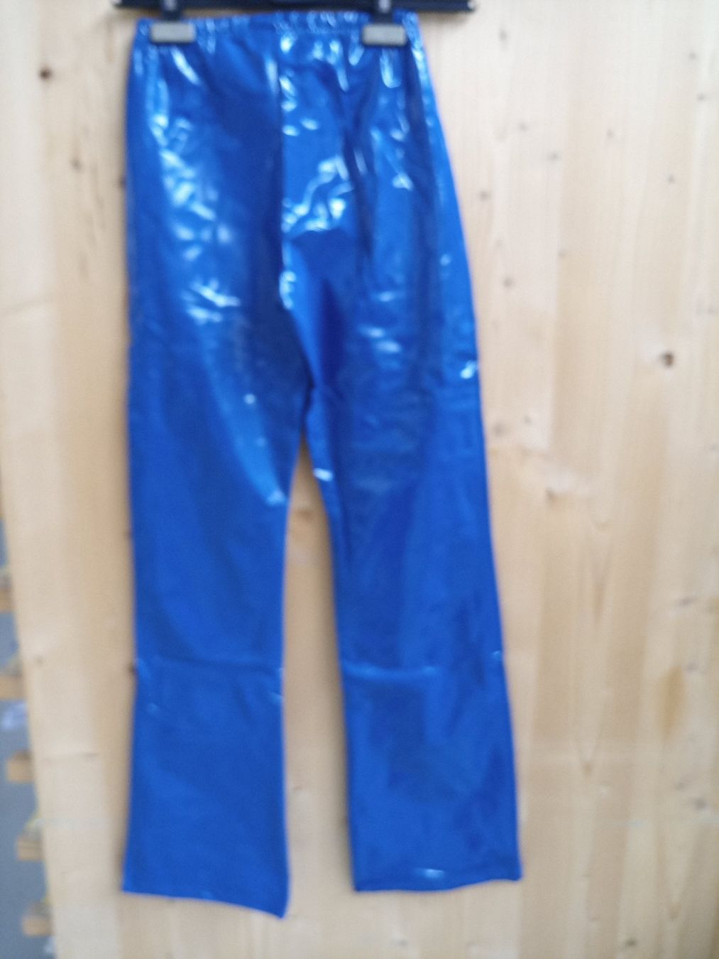 Kostüme: Heisser 2 Teiler im Latex Look – Gebraucht aus Wängi von Ladys_First 2