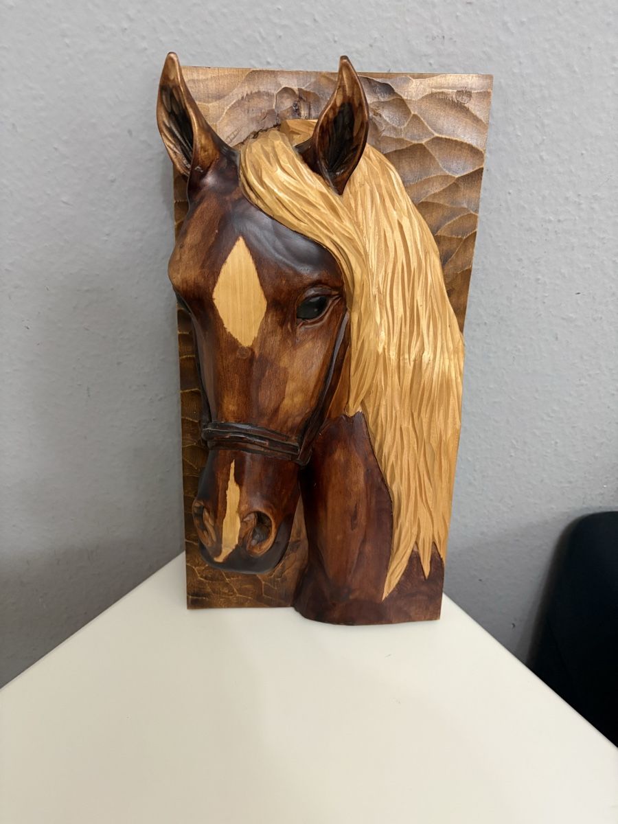 Sculture & Statue: Sculpture vintage de tête de cheval – Usato da petit lancy venduto da FerreiraLuis