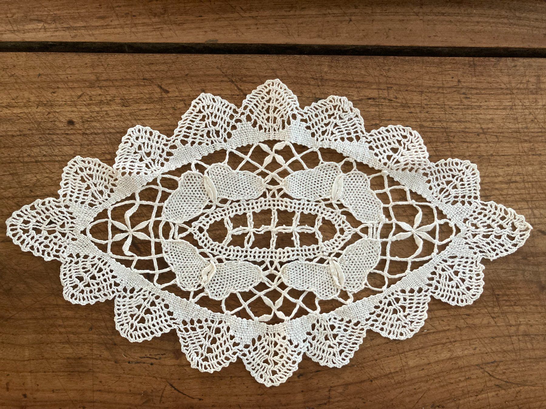 Sottobicchieri: SPITZENDECKCHEN   KLÖPPELDECKCHEN   HANDARBEIT – Usato da Subingen venduto da ArtBead 1