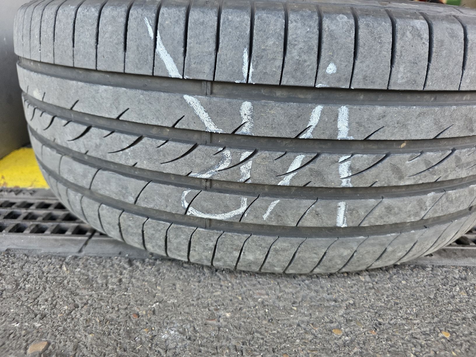 Maserati Cerchioni: Felgen Maserati mit sommer pneu – Usato da Unterentfelden venduto da dan_jt8w 1