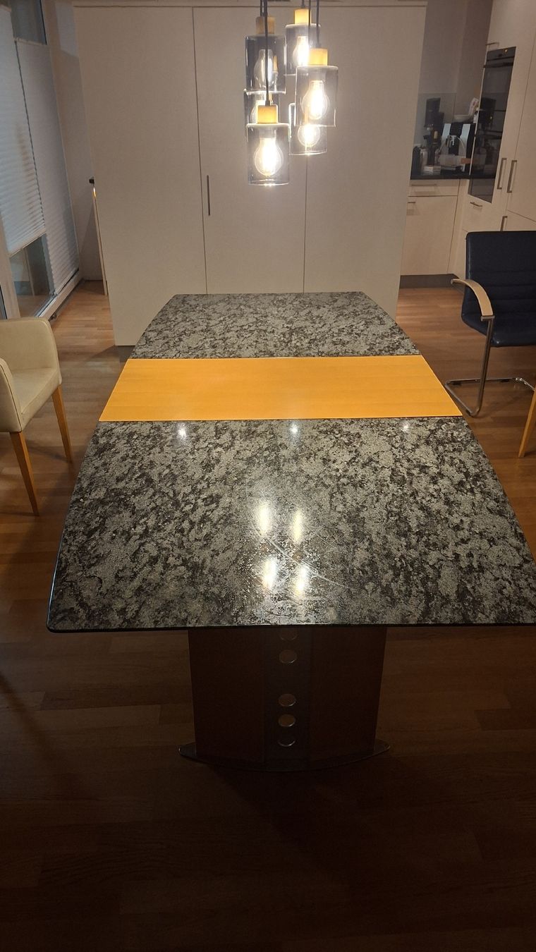 Tavoli: Granittisch Esstisch – Usato da Gunzwil venduto da Thomko