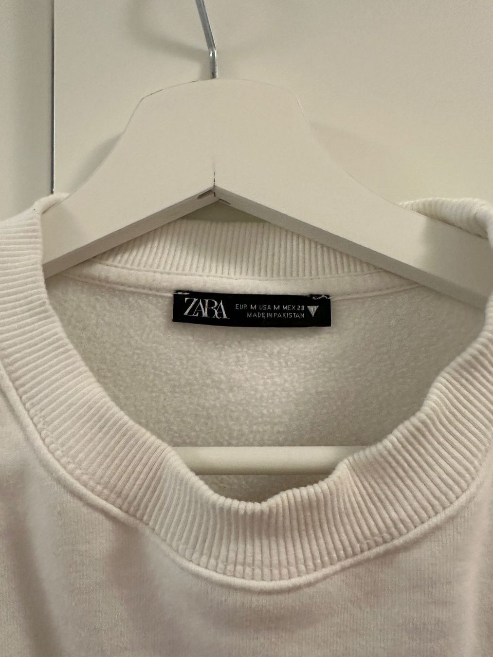 Zara Maglioni & Felpe: ZARA SWEATSHIRT – Usato da Schlieren venduto da January13 2