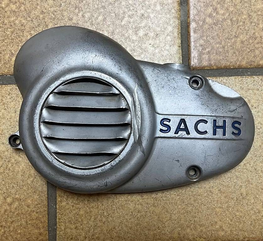 Parti ricambio per ciclomotori: Sachs Gehäuse Deckel – Usato da Fischbach-Göslikon venduto da Ch-Hu