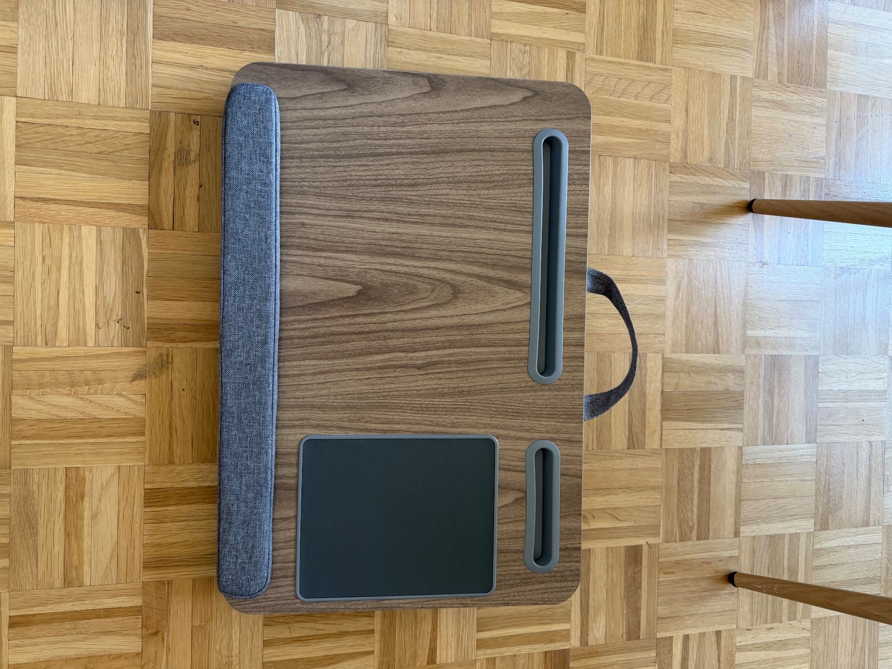 Racks & Ständer: Schossablage Laptopstand – Neu und originalverpackt aus Wädenswil von theresa_soph