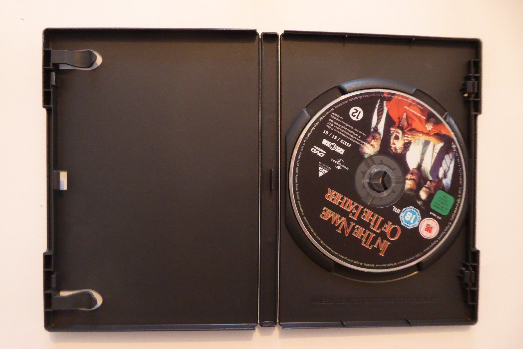 Tutti i DVDs: DVD Im Namen des Vaters – Usato da Allschwil venduto da Summelsarium 3