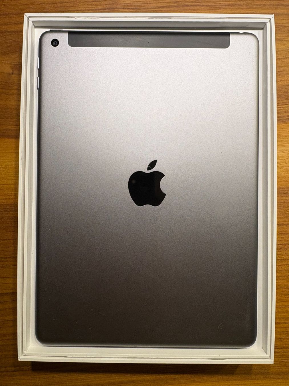 Apple Tablettes PC: Apple iPad (5. Generation) – D'occasion à Jens par traderly 1