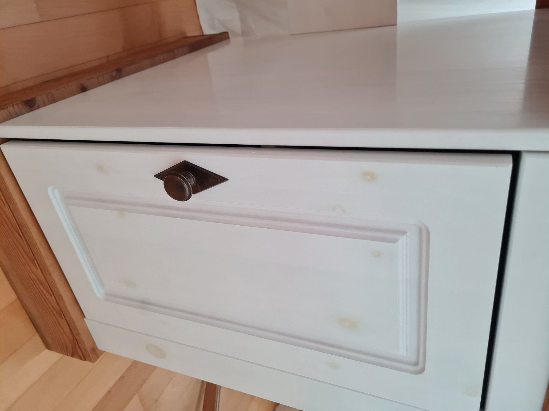 Bureaux: Weisser Holzschreibtisch – D'occasion à Udligenswil par bar_g9jd 5