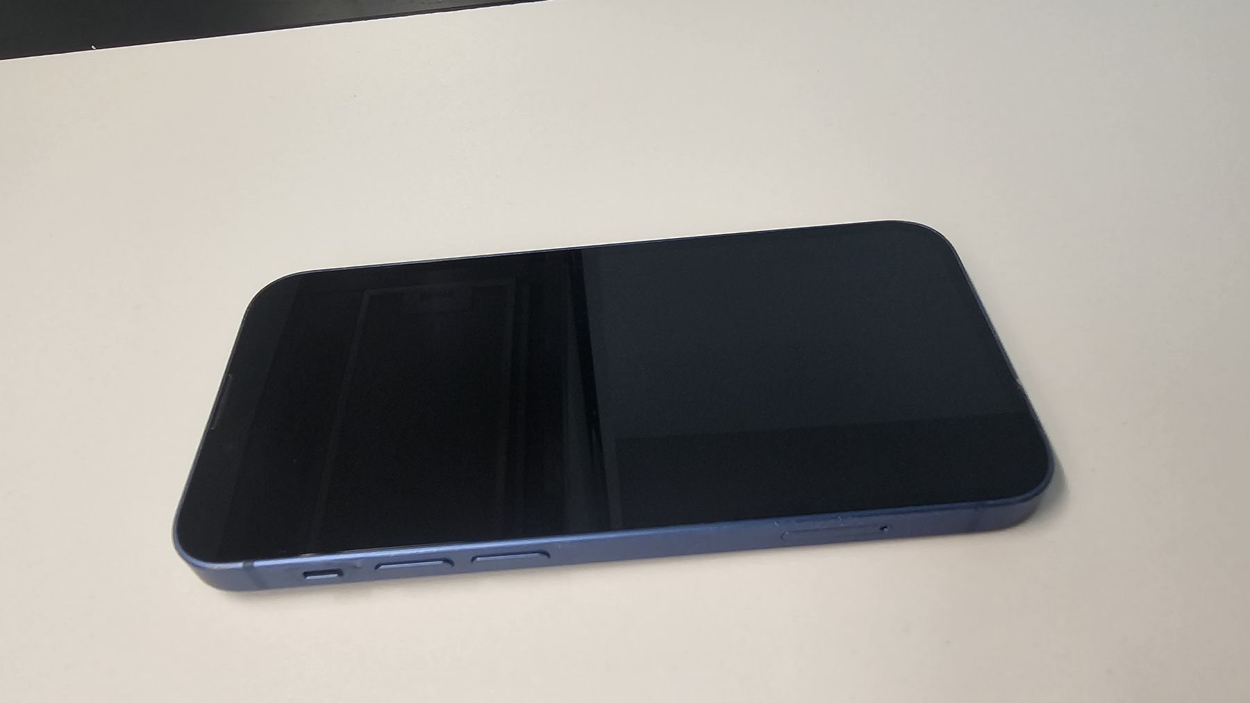 Apple Telefoni cellulari / Smartphones: IPHONE 13 MINI 256GB mit Cover und Kabel – Usato da Giubiasco venduto da THELORDOFTHECARDS 2