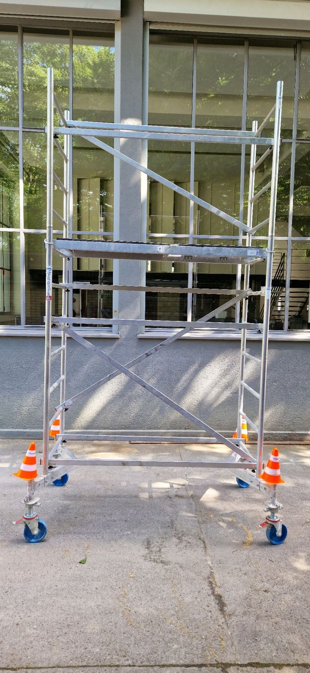 Ponteggi: Gerüst aus Aluminium mit Rollen – Usato da Niederlenz venduto da scotti2000 2