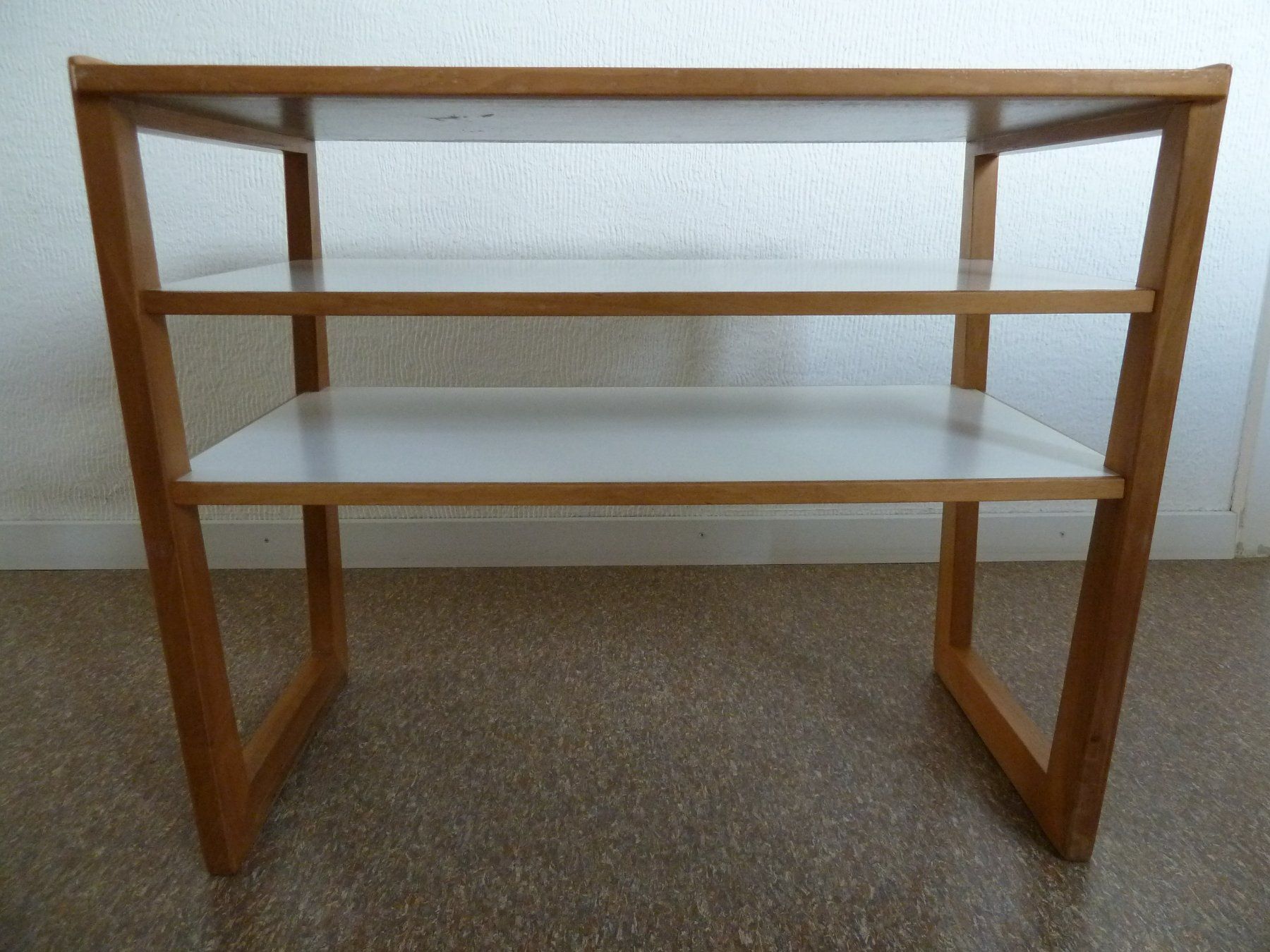 Scaffali: Beistelltisch Regal mit Tablaren – Usato da Muri b. Bern venduto da Amelie4 3