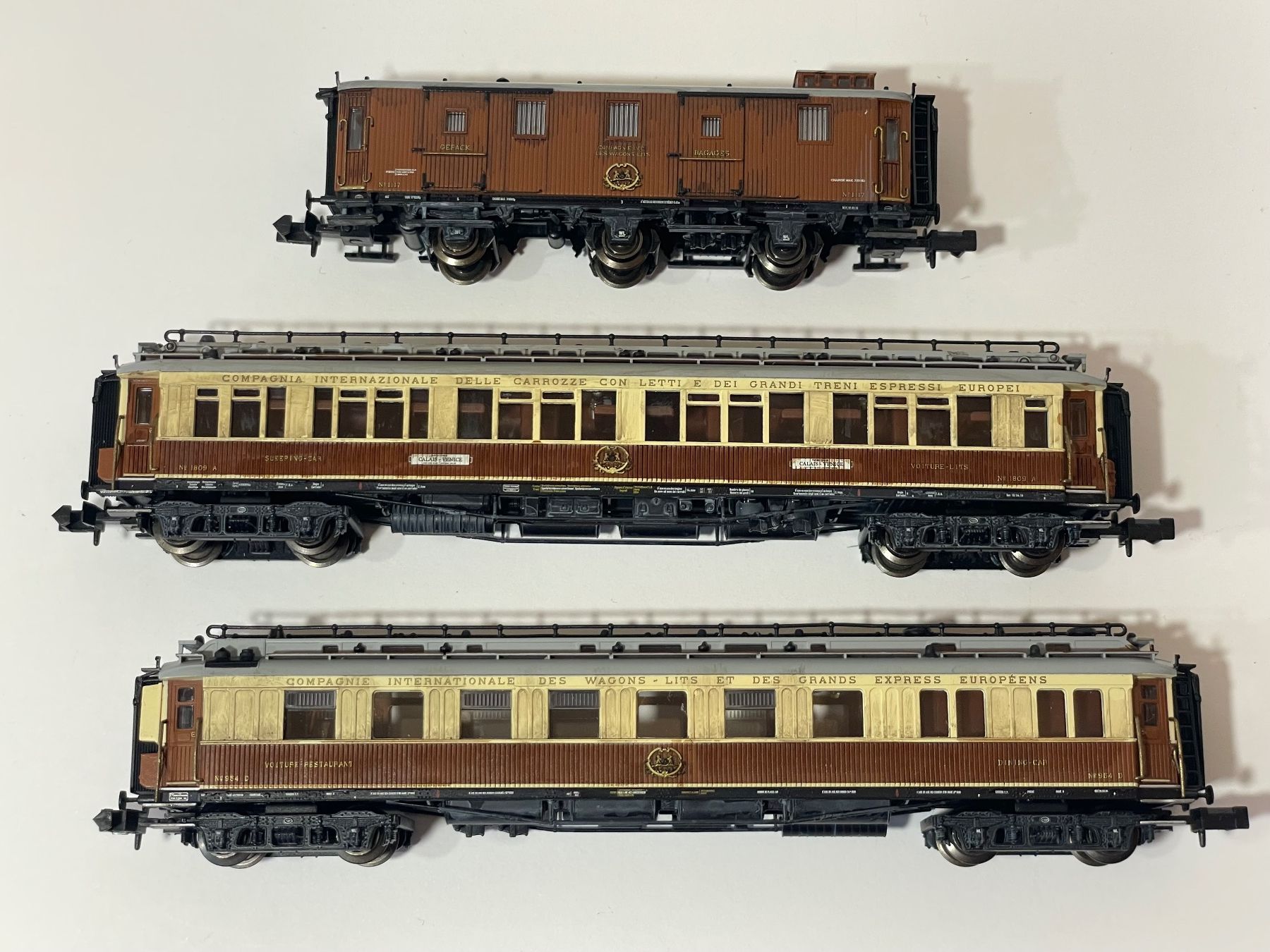 Hobbytrain Modellini di ferrovie: Hobbytrain H22103 3 teiliges Simplon-Express CIWL Set – Nuovo (secondo la descrizione) da Wilderswil venduto da Modellbahn-Shop-Moll 4