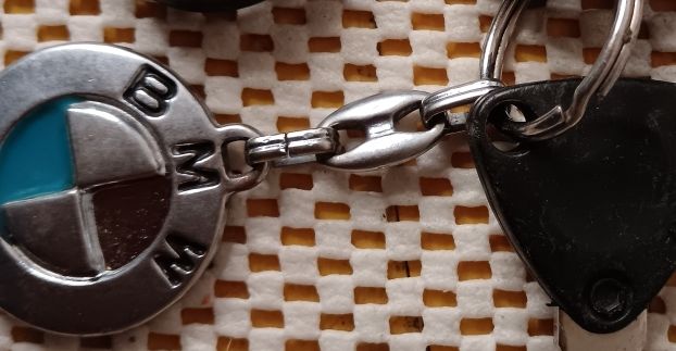 BMW Chiavi: Original BMW Autoschlüssel mit Anhänger. – Usato da zürich venduto da safety1970 1