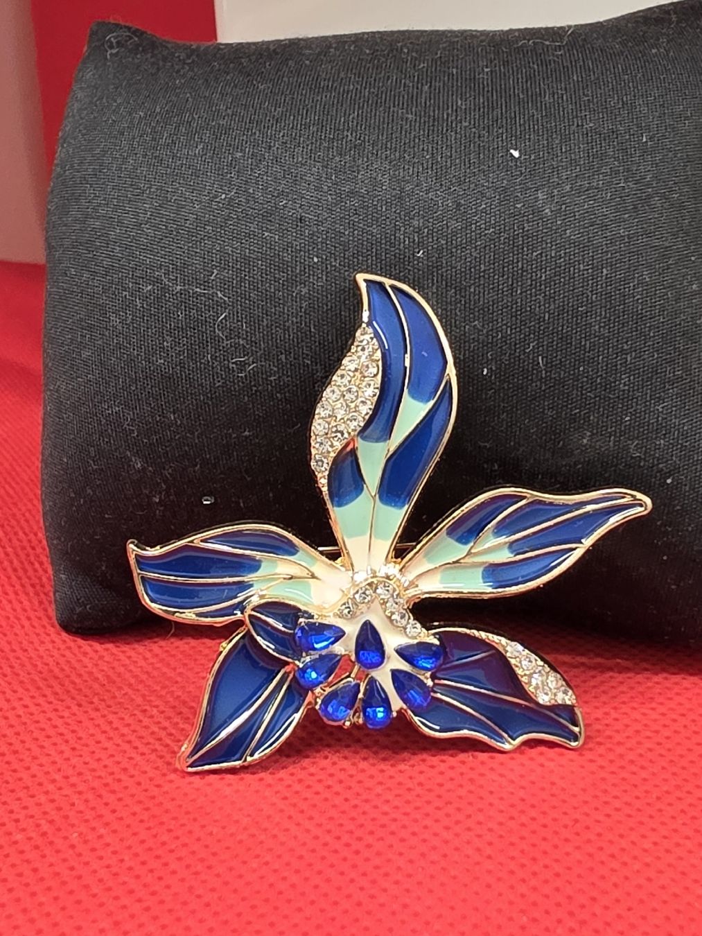 Broches & Aiguilles: Broschen Orchidee Emaille Vergoldet mit Steinen  – Neuf (Voir description) à Herisau par Antiques.AR