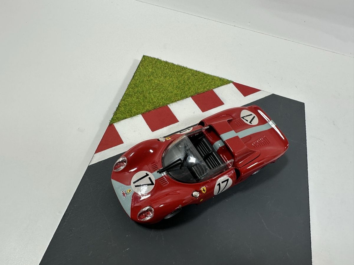Ferrari Modellini d'auto: Ferrari 365 P2 1:43 Racing, MODEL BOX – Usato da Zofingen venduto da rf9_x2xt 7
