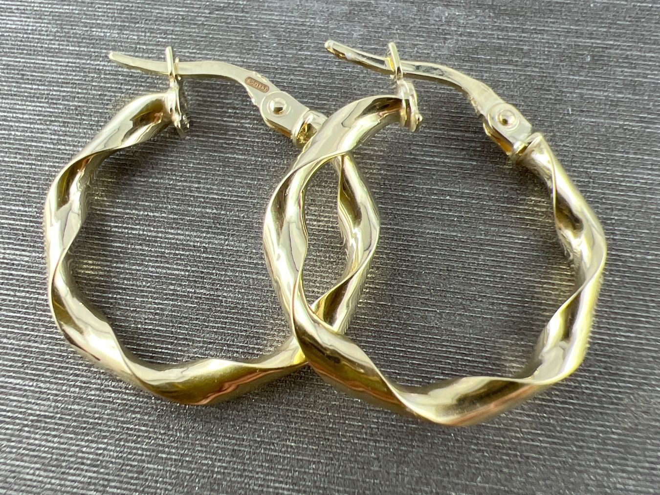 Ohrringe & -stecker: Creolen 375 Gold – Gebraucht aus Niederuzwil von leo_8857 2