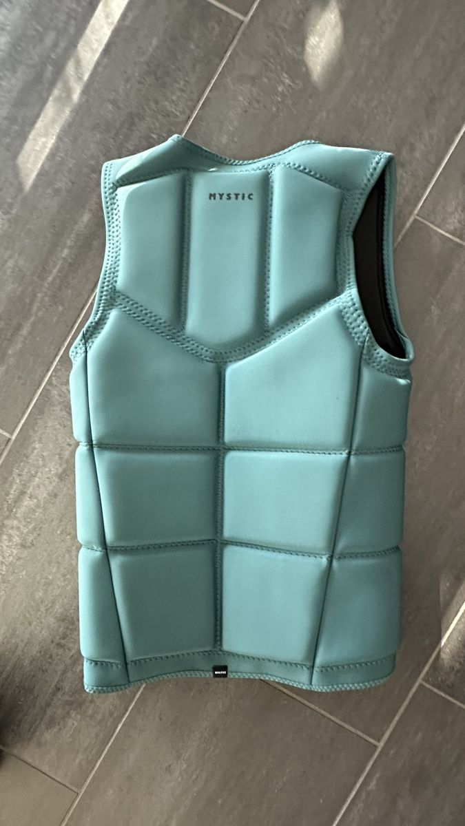 Mystic Schwimmwesten: MYSTIC Prallschutzweste Grösse M – Neu und originalverpackt aus Nänikon von Danielson10 1