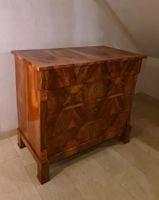 Antike Biedermeier Kommode aus Nussbaum ca. 1850