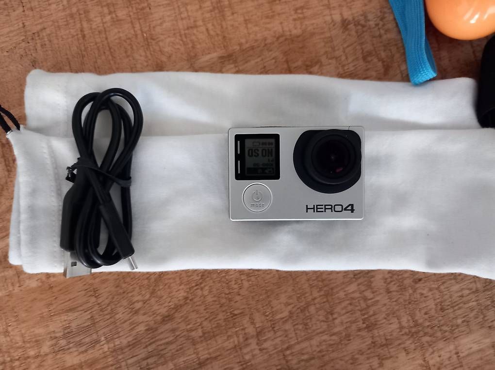 Gopro Action Cam: GoPro HERO 4 Black Set Top 4K ProVersion Kopfband Floaty – Usato da St. Gallen venduto da luk_fzp9 3