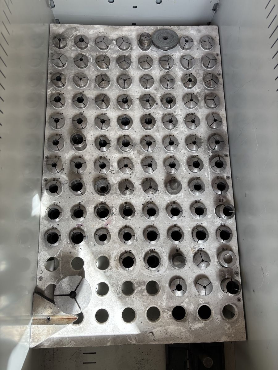 Schaublin Toutes les machines: Tour Schaublin 102 + accessoires  – D'occasion à St-Imier par ic.27 6