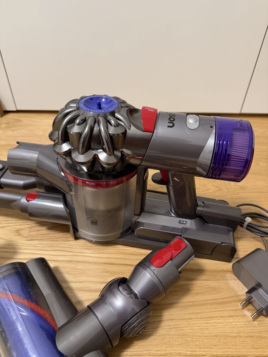 Dyson Aspirapolveri & Accessori: Dyson V8 absolute à partir 1CHF – Usato da Meyrin venduto da SA_3006 1