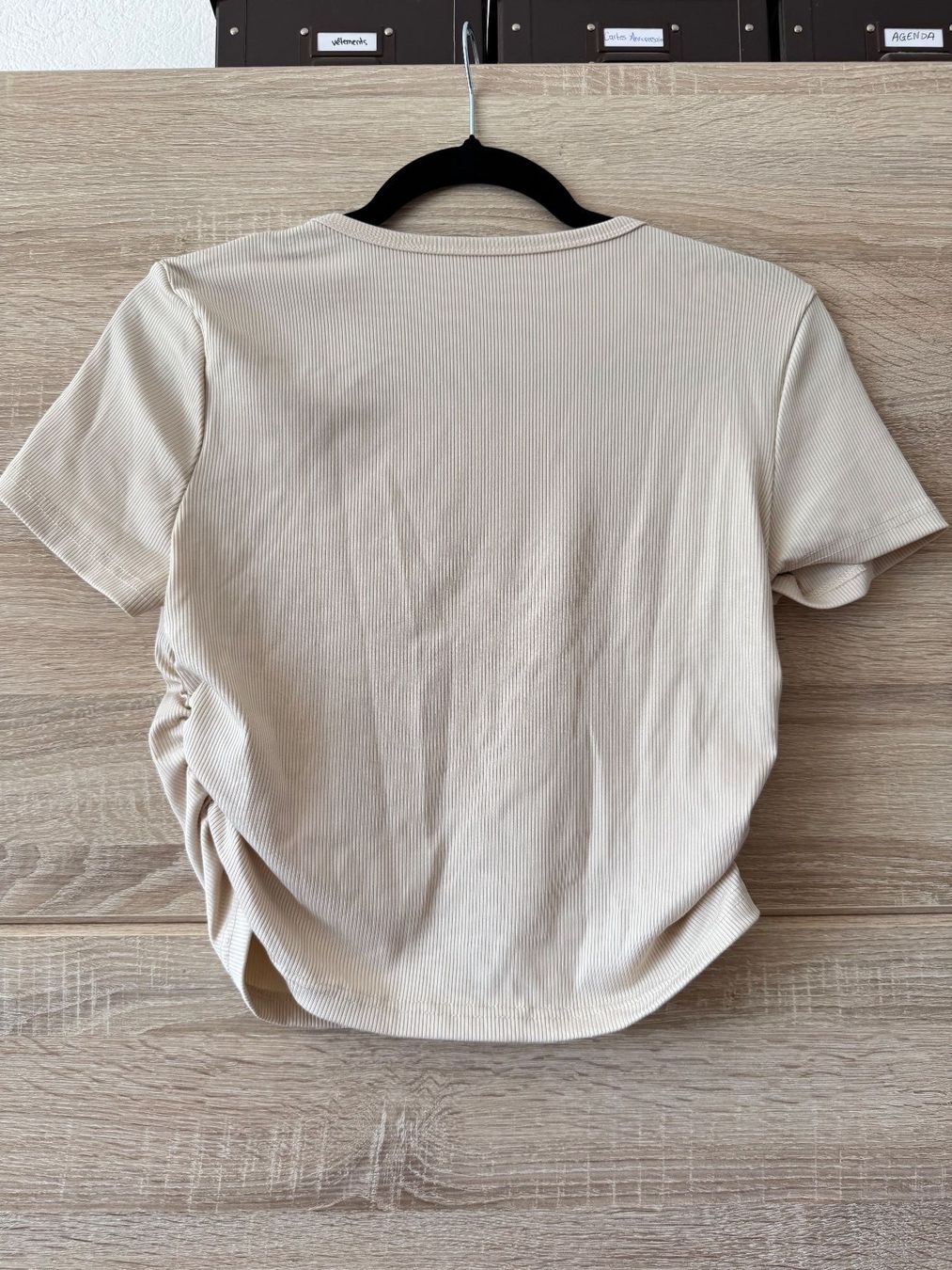 T-shirts: T-shirt beige clair – D'occasion à Montreux par iza_peche8 2