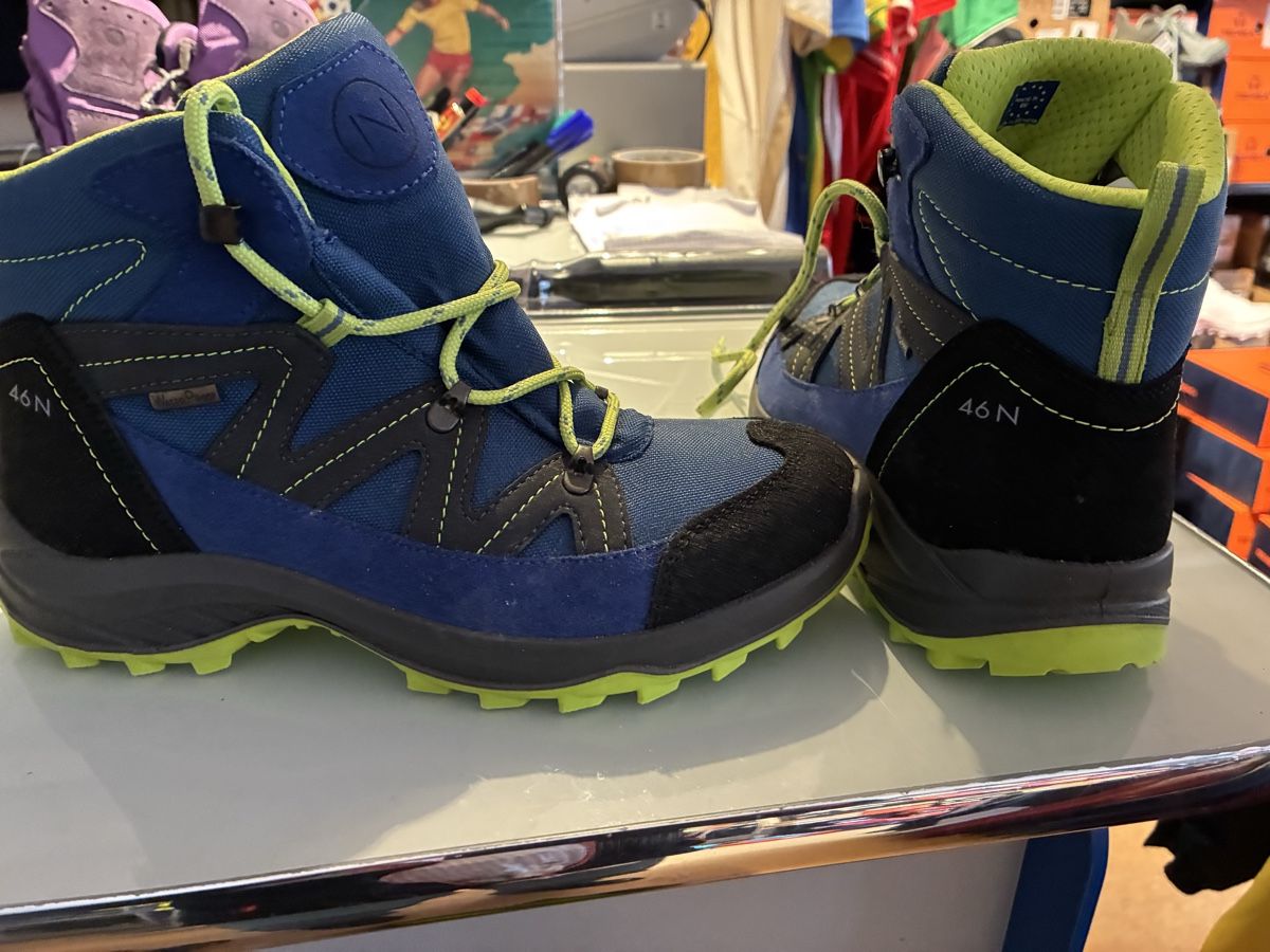 Scarpe da uomo: Winterstiefel/Wanderschuhe von Grösse 39 – Nuovo e nell'imballaggio originale da Zürich venduto da Msirco 1