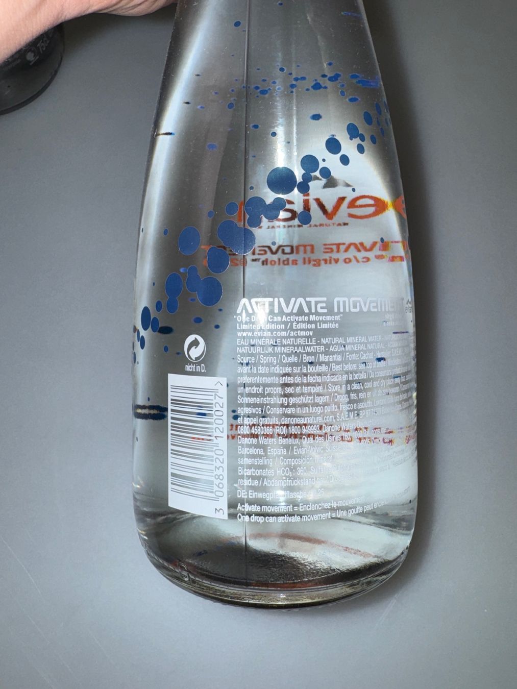 Borracce & Thermos: Evian Virgil Abloh 2020 Limitiert Ungeöffnet – Nuovo e nell'imballaggio originale da Gossau ZH venduto da Shaolin 3