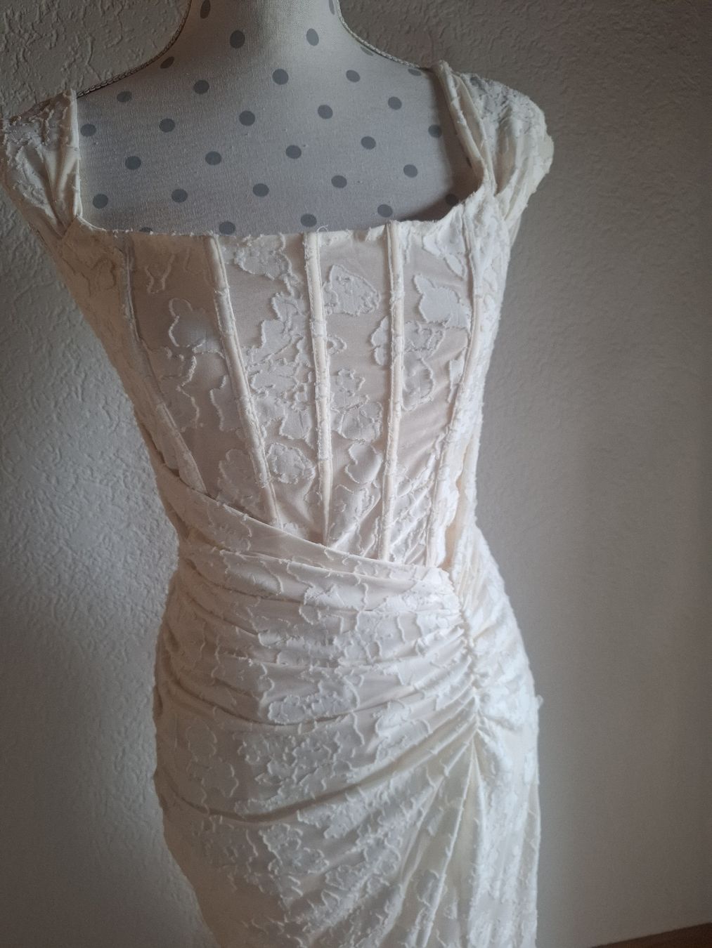 Kleider: Abendkleid cremefarben mit Spitze Grösse L gebraucht – Gebraucht aus Urtenen-Schönbühl von wirbelwind010 1