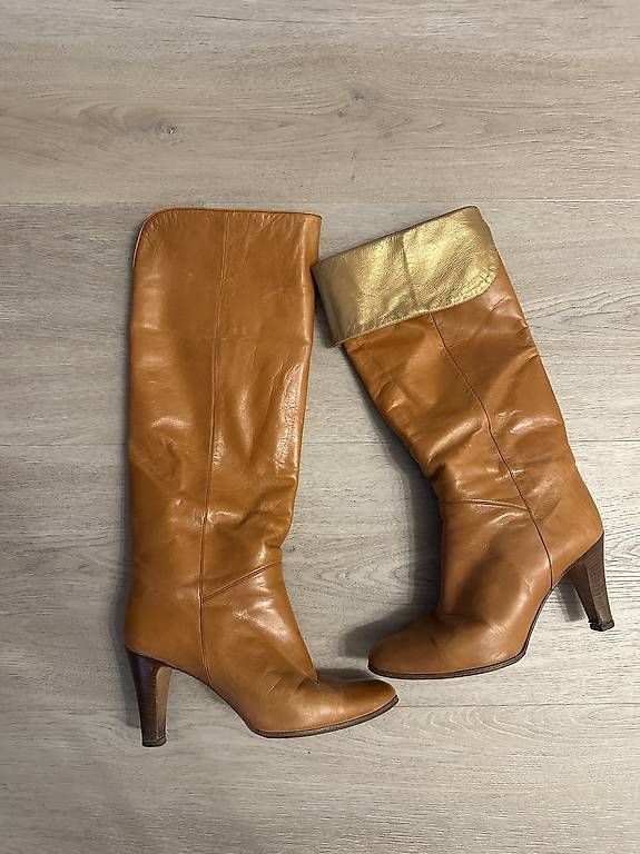 Scarpe da donna: Bottes en cuir taille 36,5 – Usato da Gimel venduto da Cindy2018