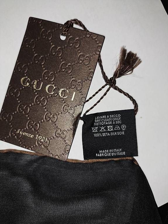 Foulards, Tücher & Schals: Gucci foulard – Gebraucht aus Tesserete von smarties70 1