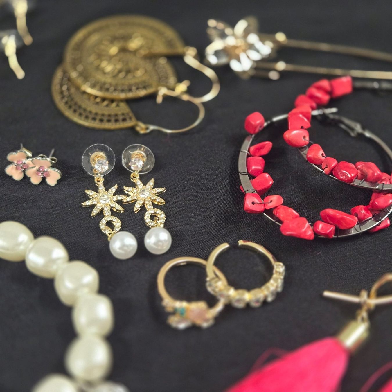 Altri gioielli: Modeschmuck Konvolut, Ohrringe, Armbänder, etc. Neu – Nuovo (secondo la descrizione) da Rheinsulz venduto da Gilea 7