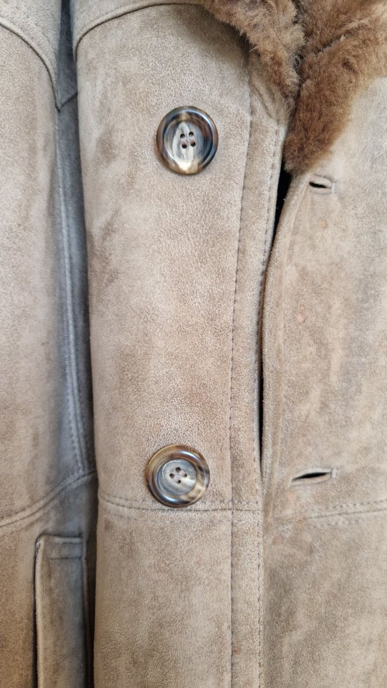 Cappotti: Unisex Wildledermantel mit Lammfell-Innenfutter – Usato da Horgen venduto da madlaina12 2