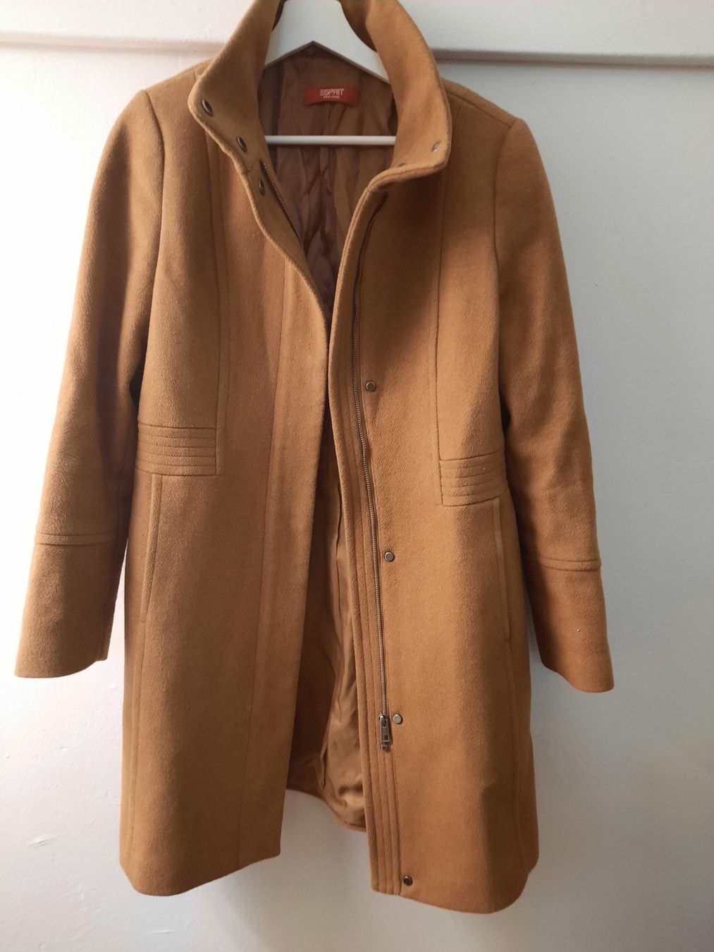 Esprit Cappotti: Mantel Esprit braun – Usato da Zürich venduto da ONVA-RE-USE