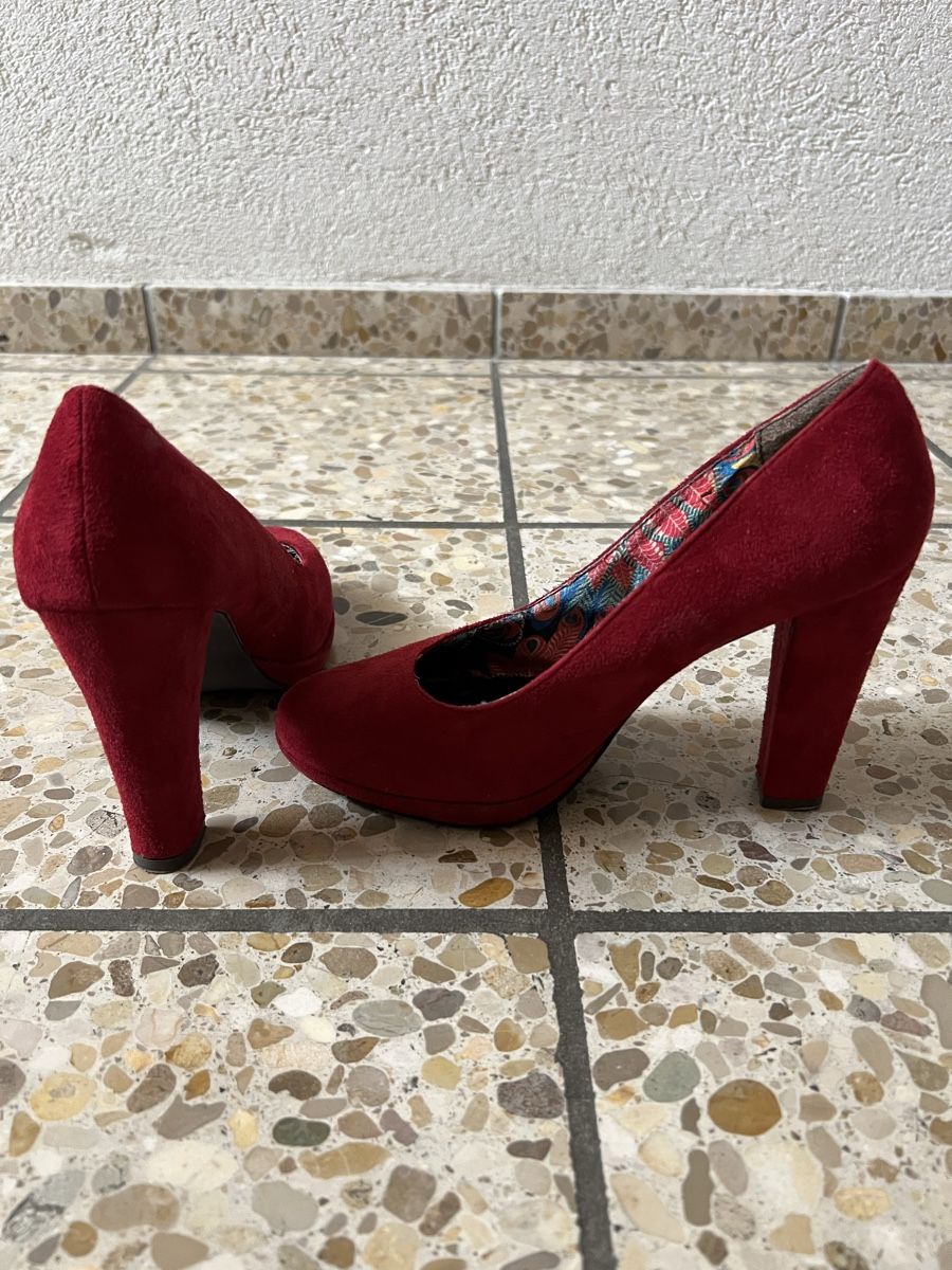 Cube Scarpe da donna: Rote Pumps Gr. 38, Plateau, Wildlederoptik – Usato da Bad Zurzach venduto da Heugumper7 3