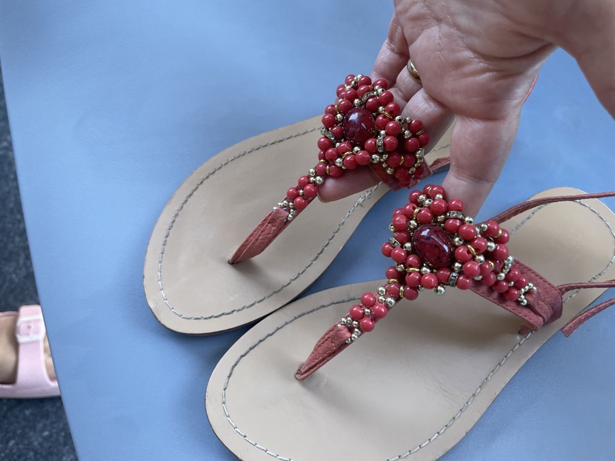 Scarpe da donna: Schöne Sandalen mit Steinen – Usato da Zürich venduto da Anushka86 1