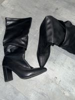 Damen Stiefel schwarz mit Blockabsatz kaum getragen.
