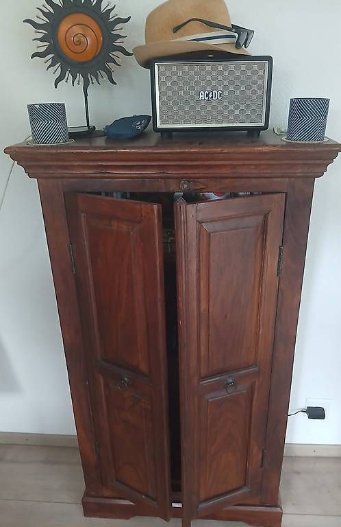 Armadi: Bar/meuble de rangement – Usato da Blatten b. Naters venduto da mikael.kerautret 2