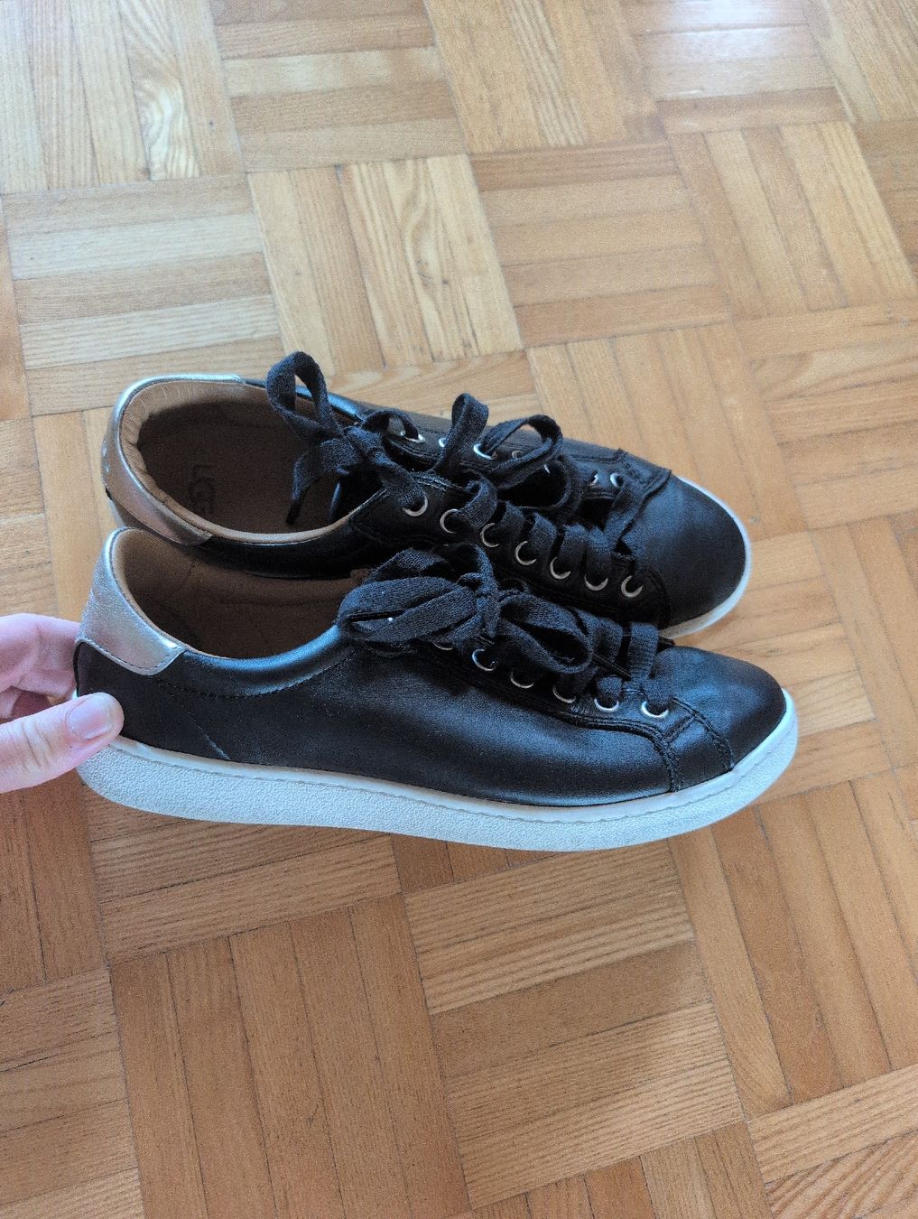 Ugg Scarpe da donna: UGG Freizeitschuhe  – Usato da Bonaduz venduto da ChristinaCh